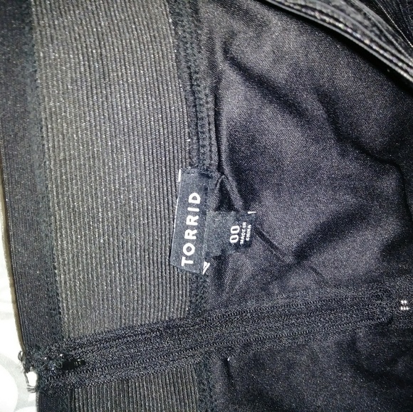 Skirt - Picture 2 of 3